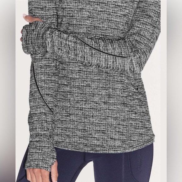 Lululemon Extra Mile Long Sleeve - Picture 3 of 11